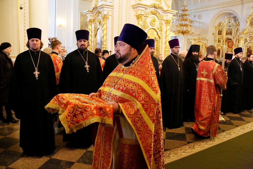 в Свято-Феодоровском кафедральном соборе была совершена Божественная литургия